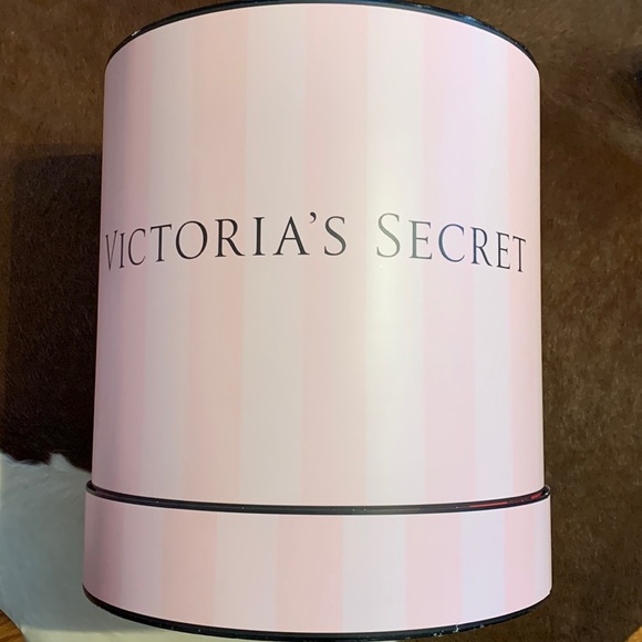 Victoria’s Secret slipper bin display - Picture 1 of 15